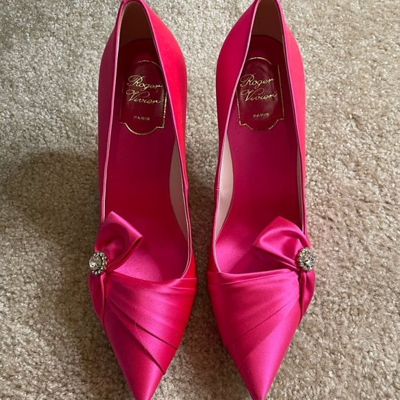 Roger Vivier LAVALLIÈRE CLOTH HEELS - Picture 5 of 7